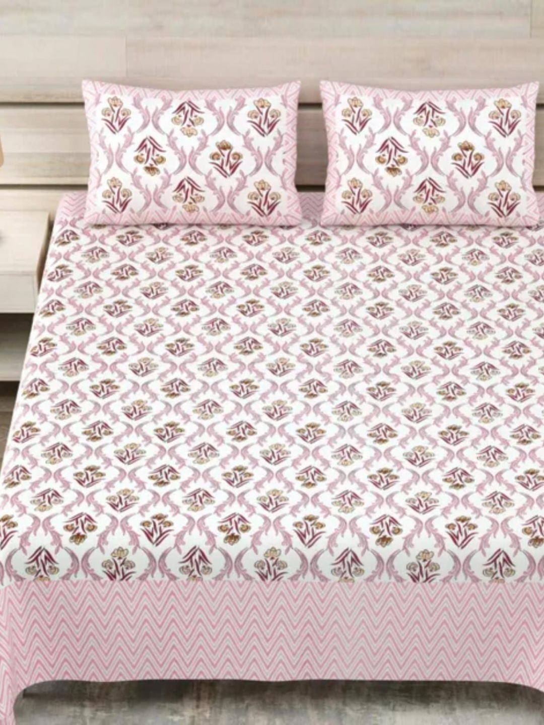 

Bedbathandbliss White & Pink Printed Cotton 300 TC King Bedsheet With 2 Pillow Covers