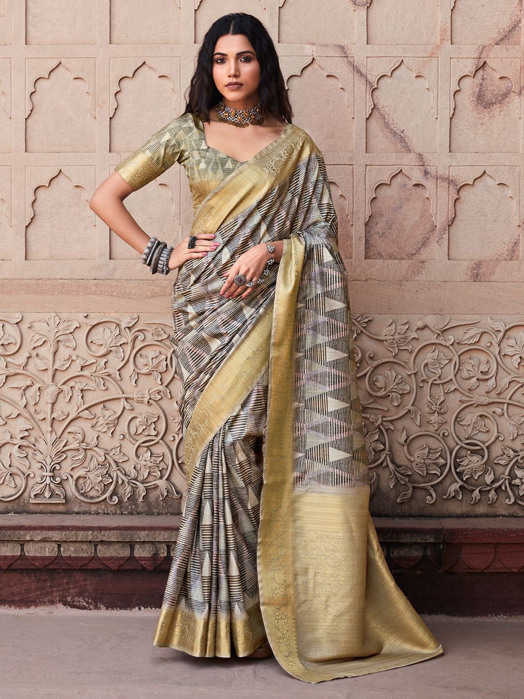 

Mitera Zari Woven Geometric Saree, Grey