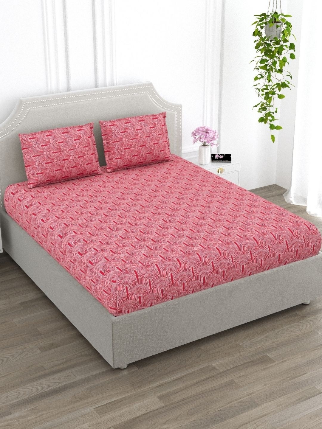 

EverHOME Pink & White 210 TC Printed King Bedsheet with 2 Pillow Covers