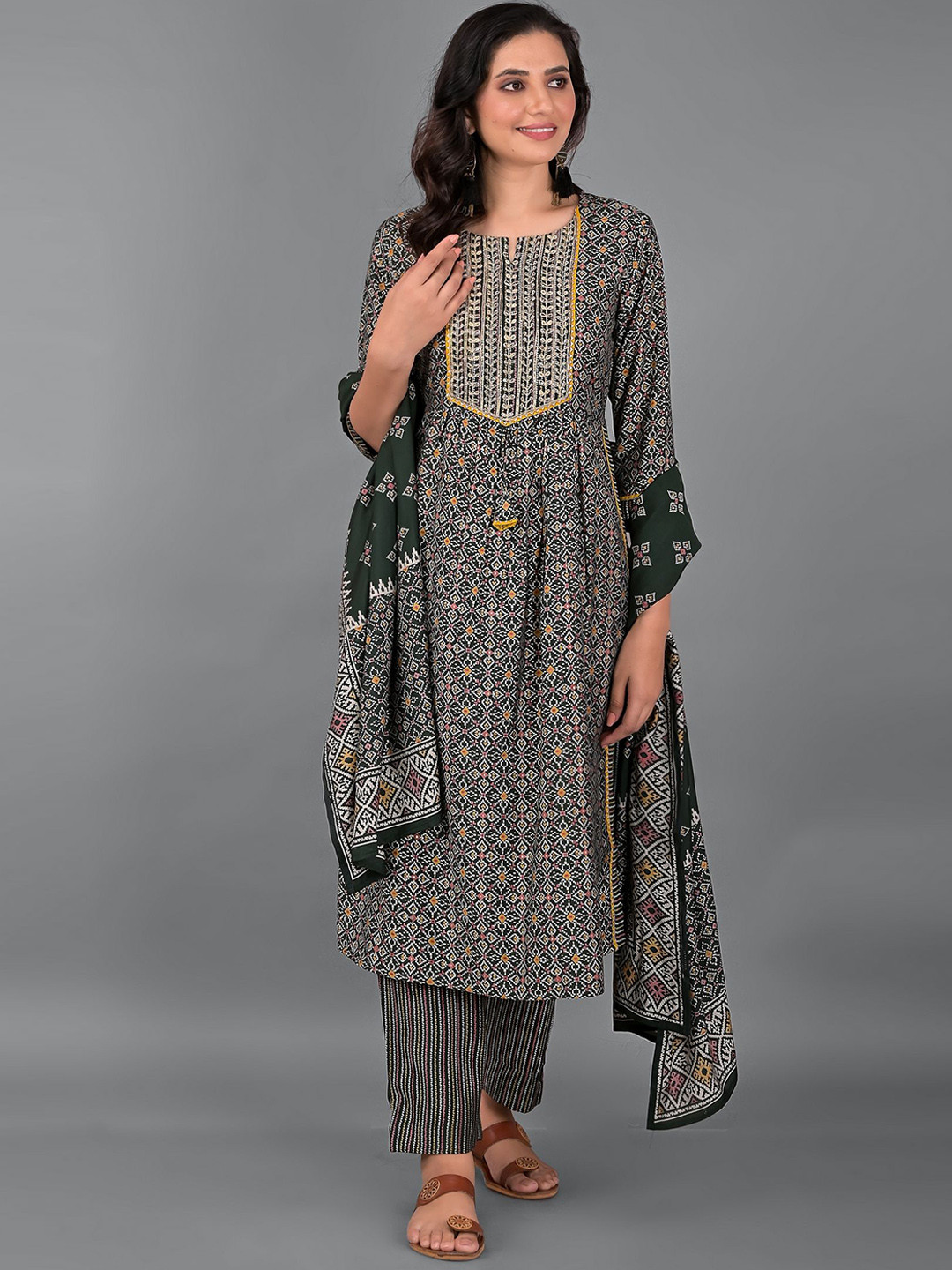 

KALINI Ethnic Motifs Printed Thread Work Pure Silk Kurta with Palazzos &Dupatta, Green