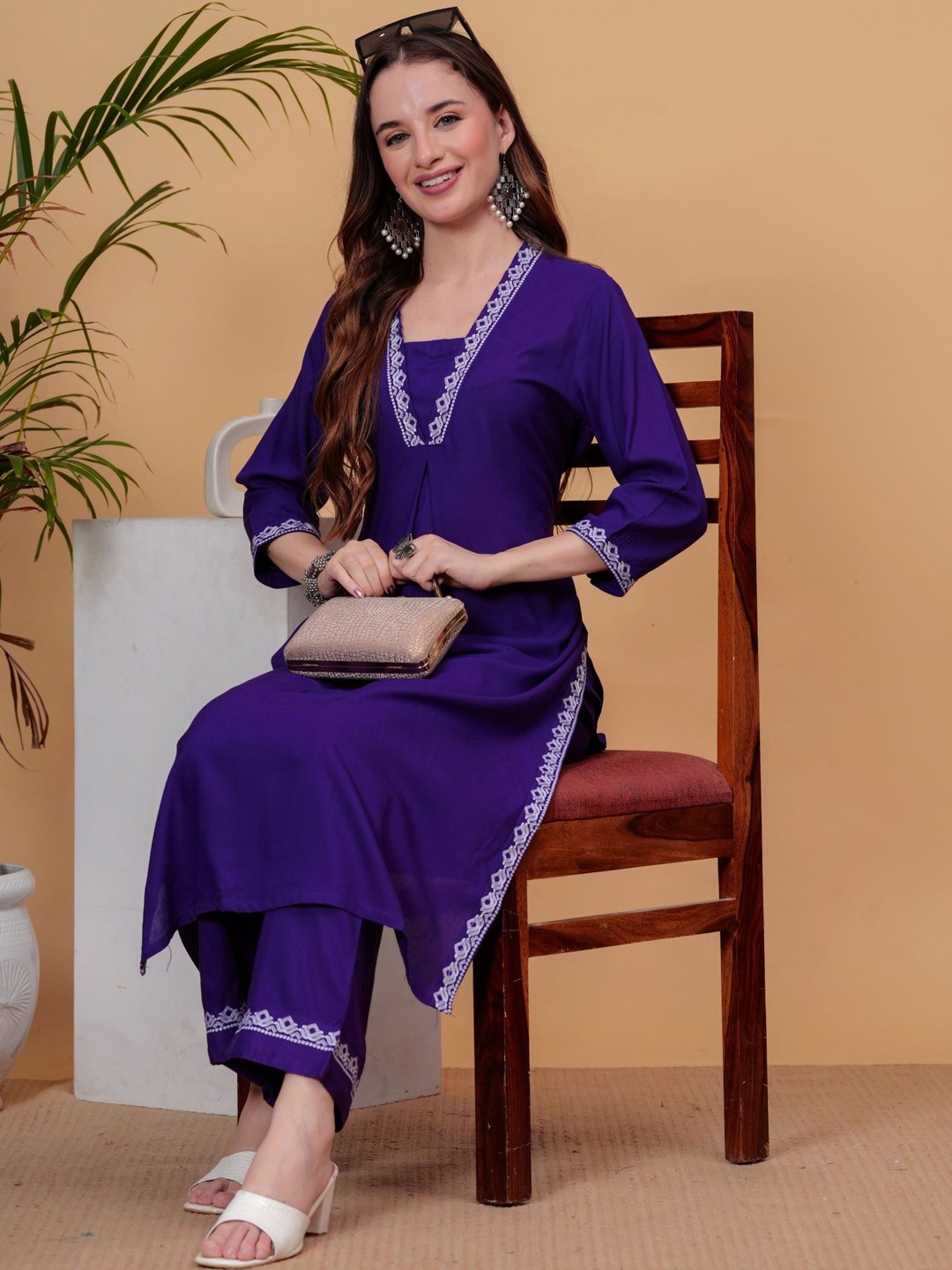 

NEW4U Embroidered Regular Thread Work Straight Kurta With Palazzos, Purple