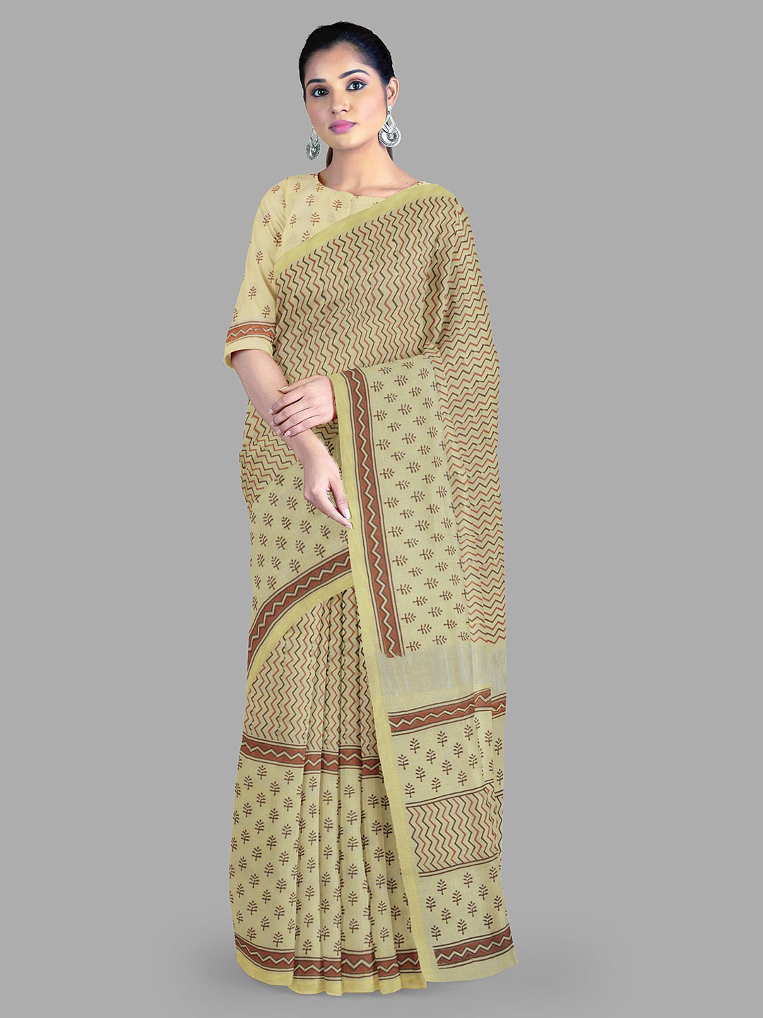

The Chennai Silks Printed Gadwal Saree, Cream