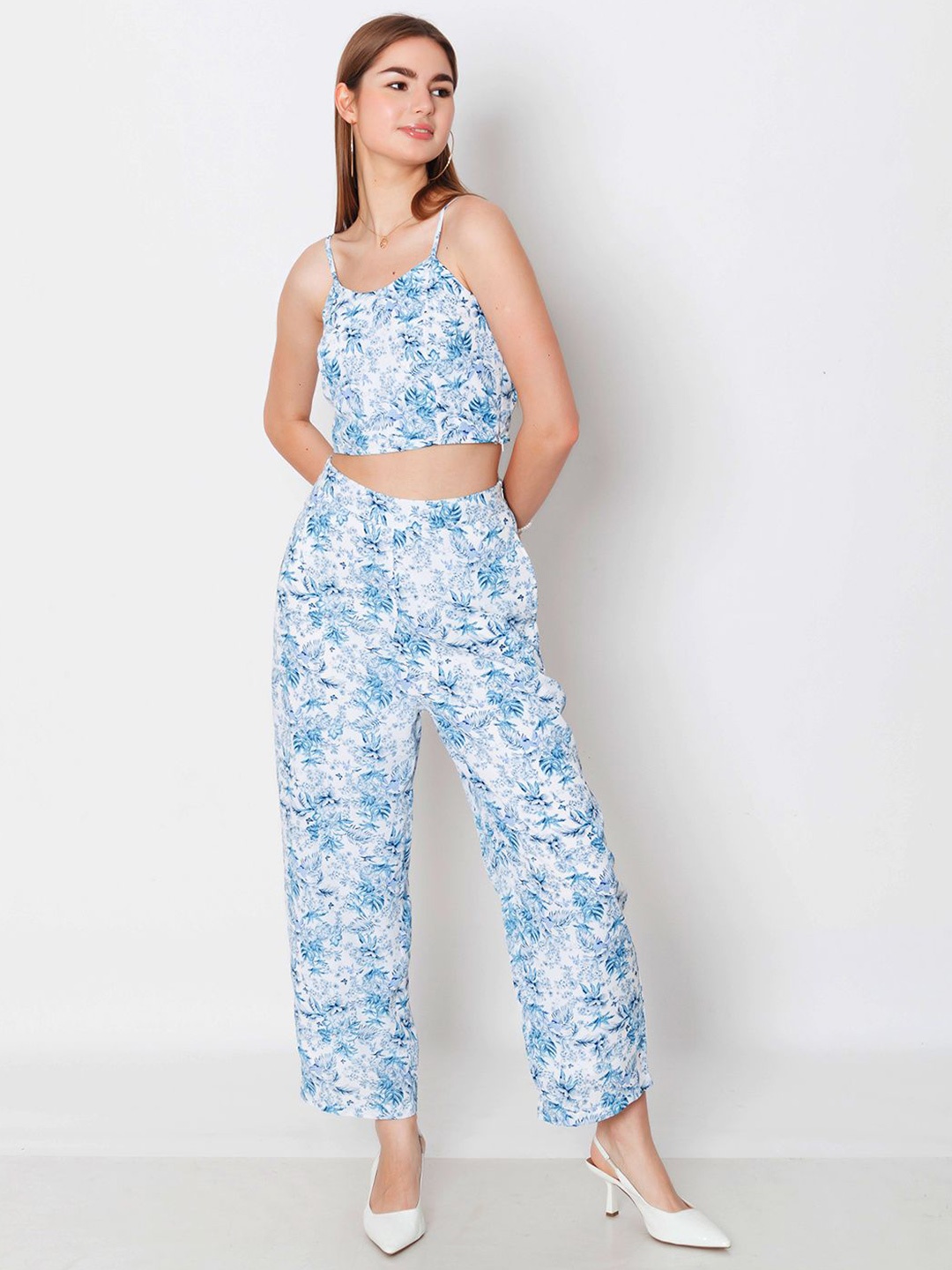 

Zink London Women Floral Print Shoulder Straps Crop Top, Blue