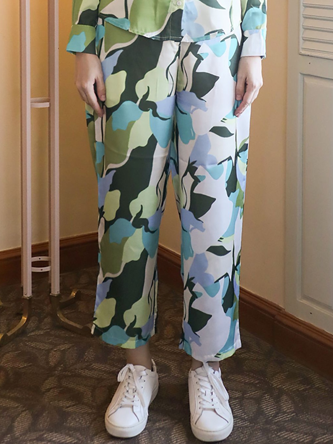 

Zink London Women Floral Printed High-Rise Trousers, Green