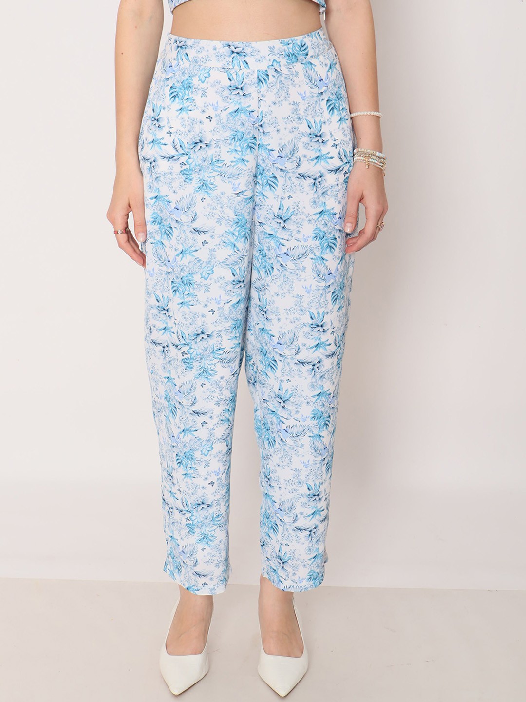 

Zink London Women Floral Printed High-Rise Trousers, Blue