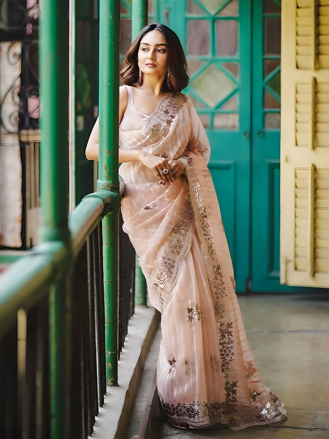 

Anouk Ethnic Motif Embroidered Striped Saree, Peach