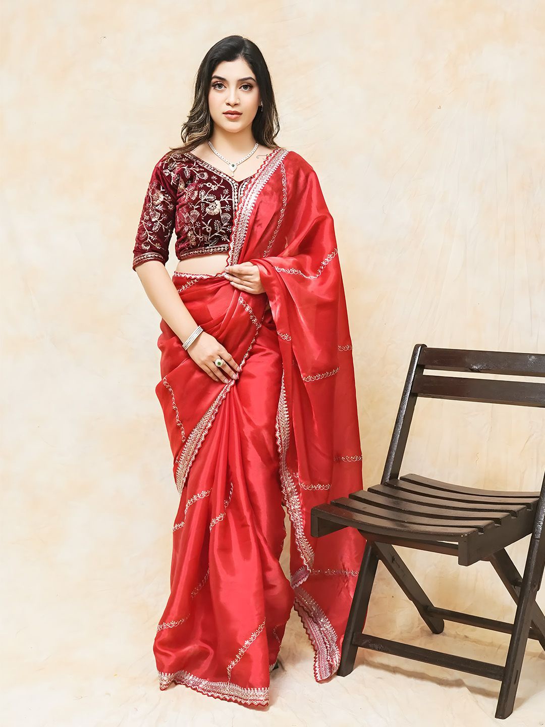 

Anouk Solid Embroidered Organza Saree, Red