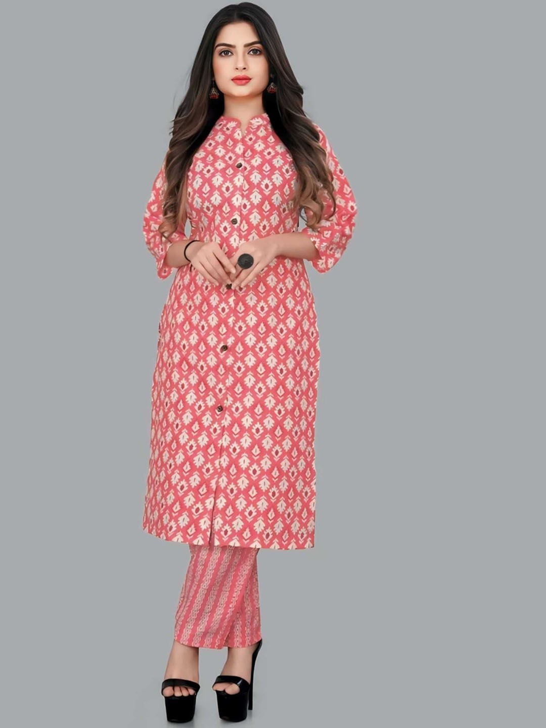 

VYKOO Ethnic Motifs Printed Mandarin Collar Straight Kurta with Trousers, Pink