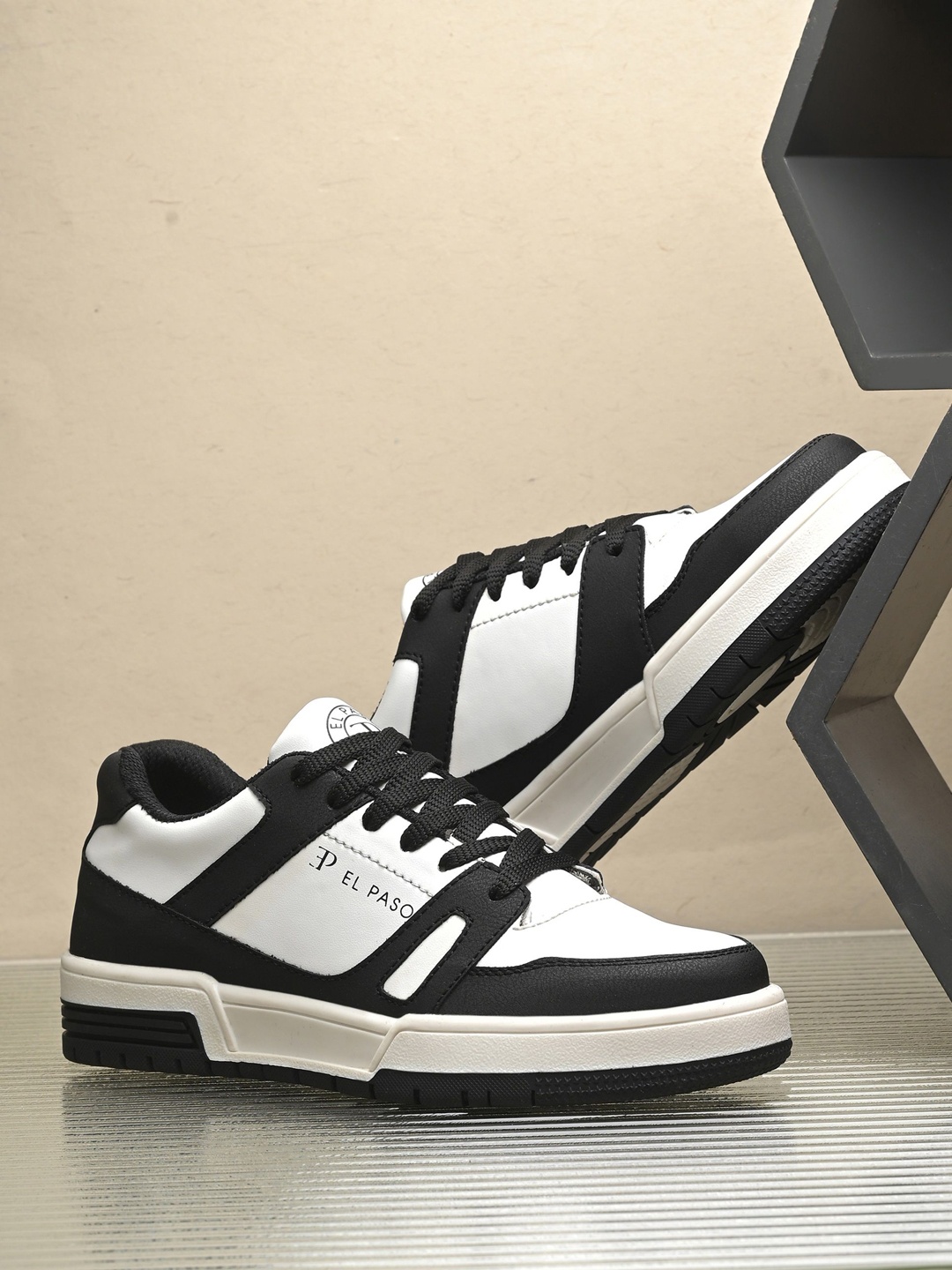 

El Paso Women Faux Leather Colourblocked Sneakers, Black