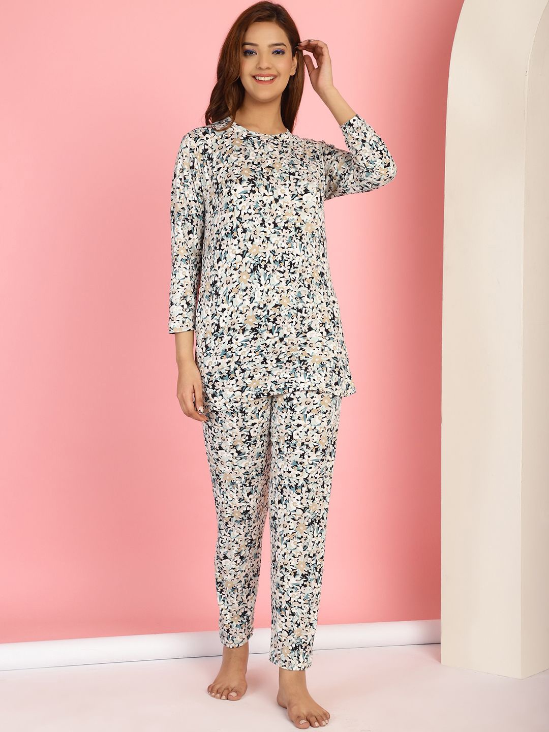 

GRACIT Floral Printed Round Neck Night suit, Grey
