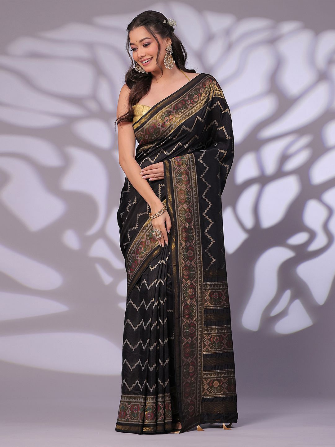 

saree.com Woven Design Zari Saree, Black