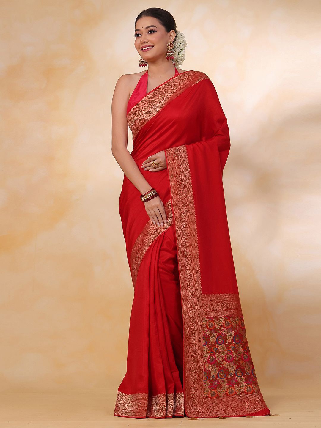 

saree.com Zari Woven Solid Saree, Red