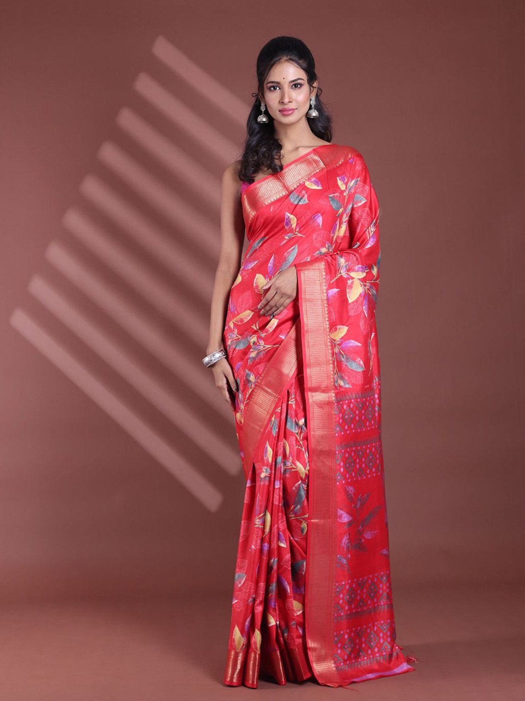 

Charukriti Ethnic Motifs Zari Saree, Red
