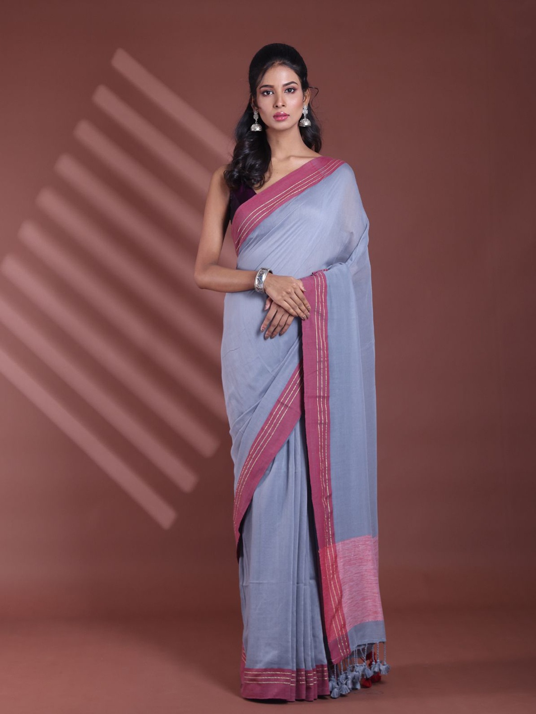 

Charukriti Pure Cotton Solid Saree, Grey