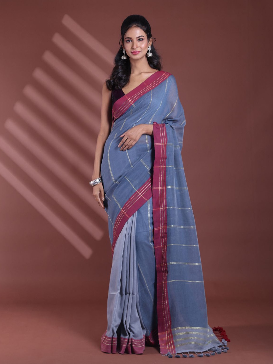 

Charukriti Striped Pure Cotton Saree, Grey