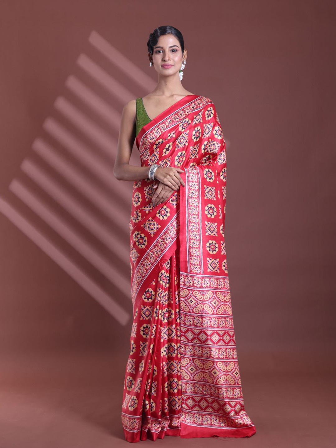 

Charukriti Ethnic Motifs Printed Saree, Red