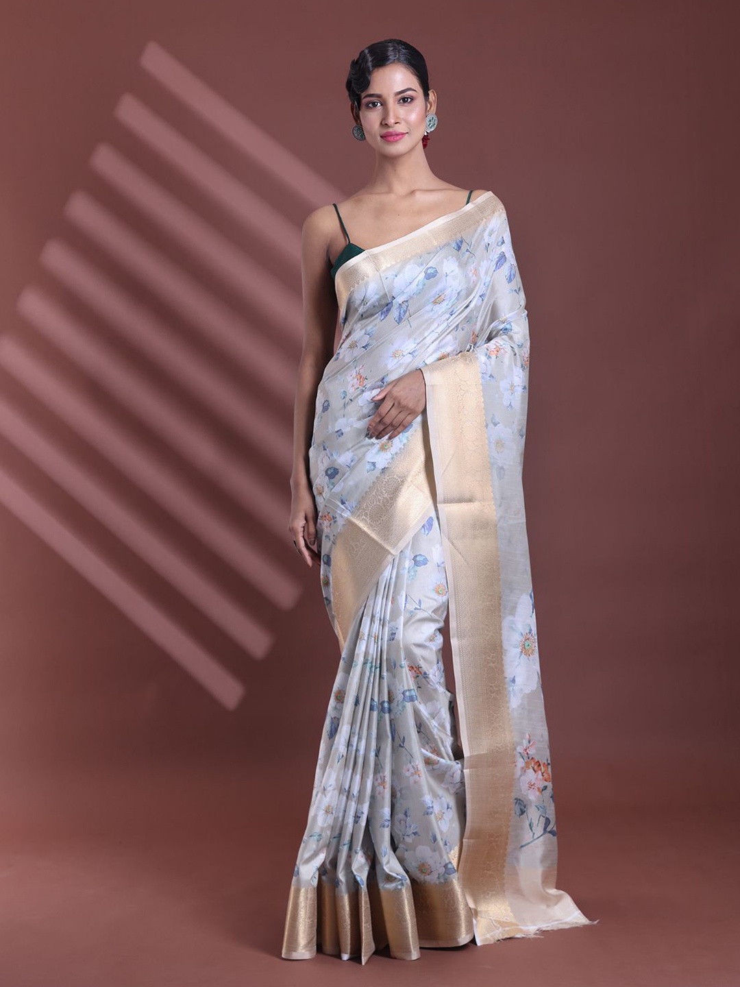 

Charukriti Floral Zari Saree With Blouse Piece, Beige