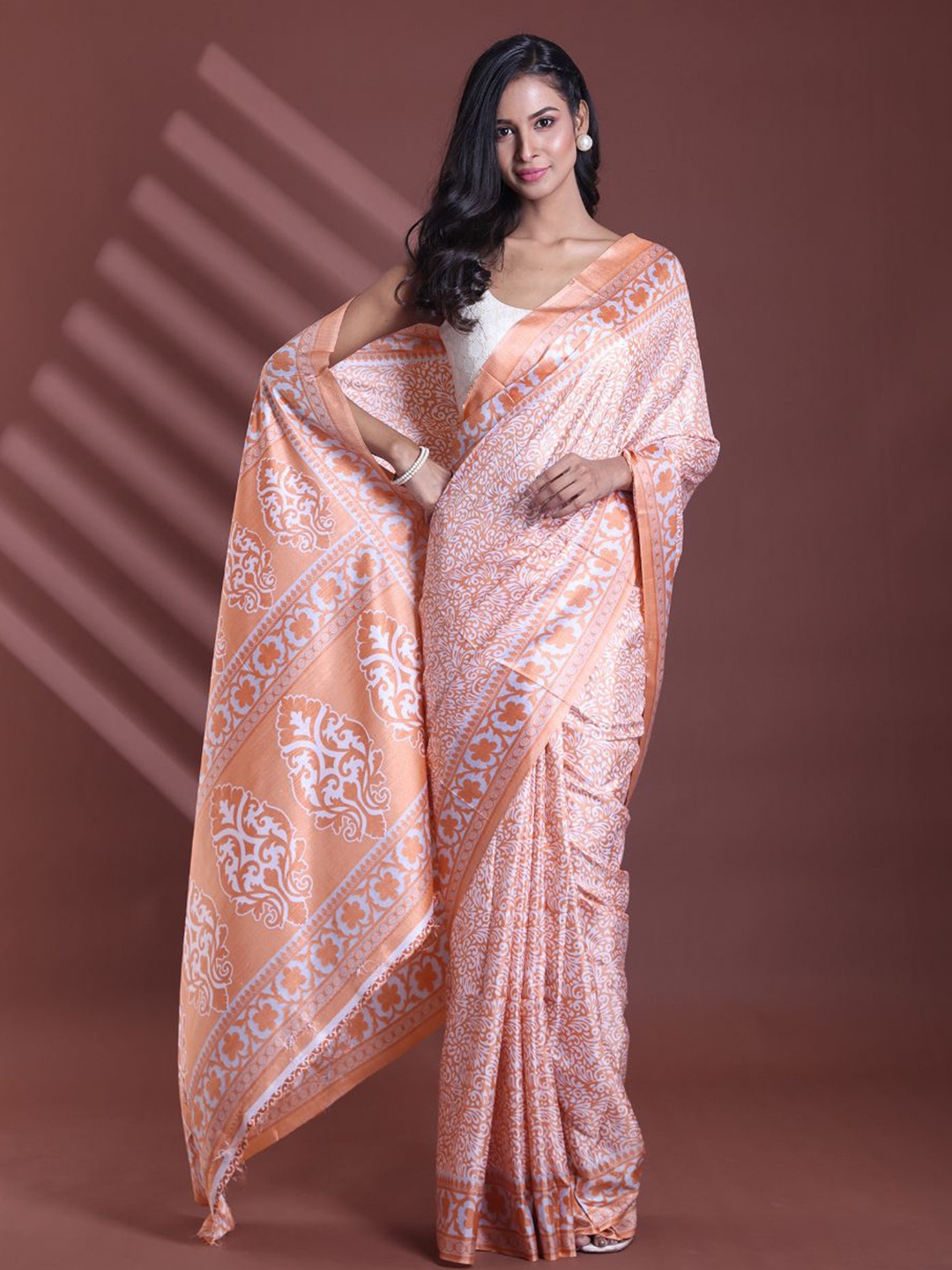 

Charukriti Ethnic Motifs Printed Saree, Orange