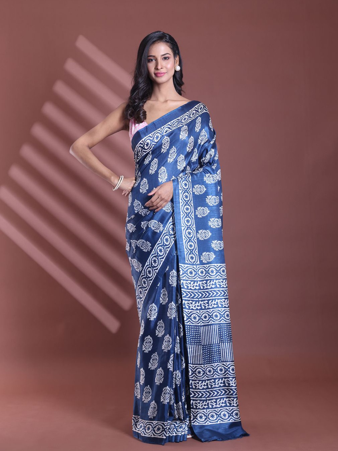 

Charukriti Paisley Motif Saree with Blouse, Blue