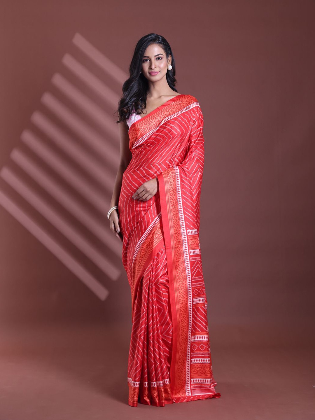 

Charukriti Bandhani Printed Saree, Red