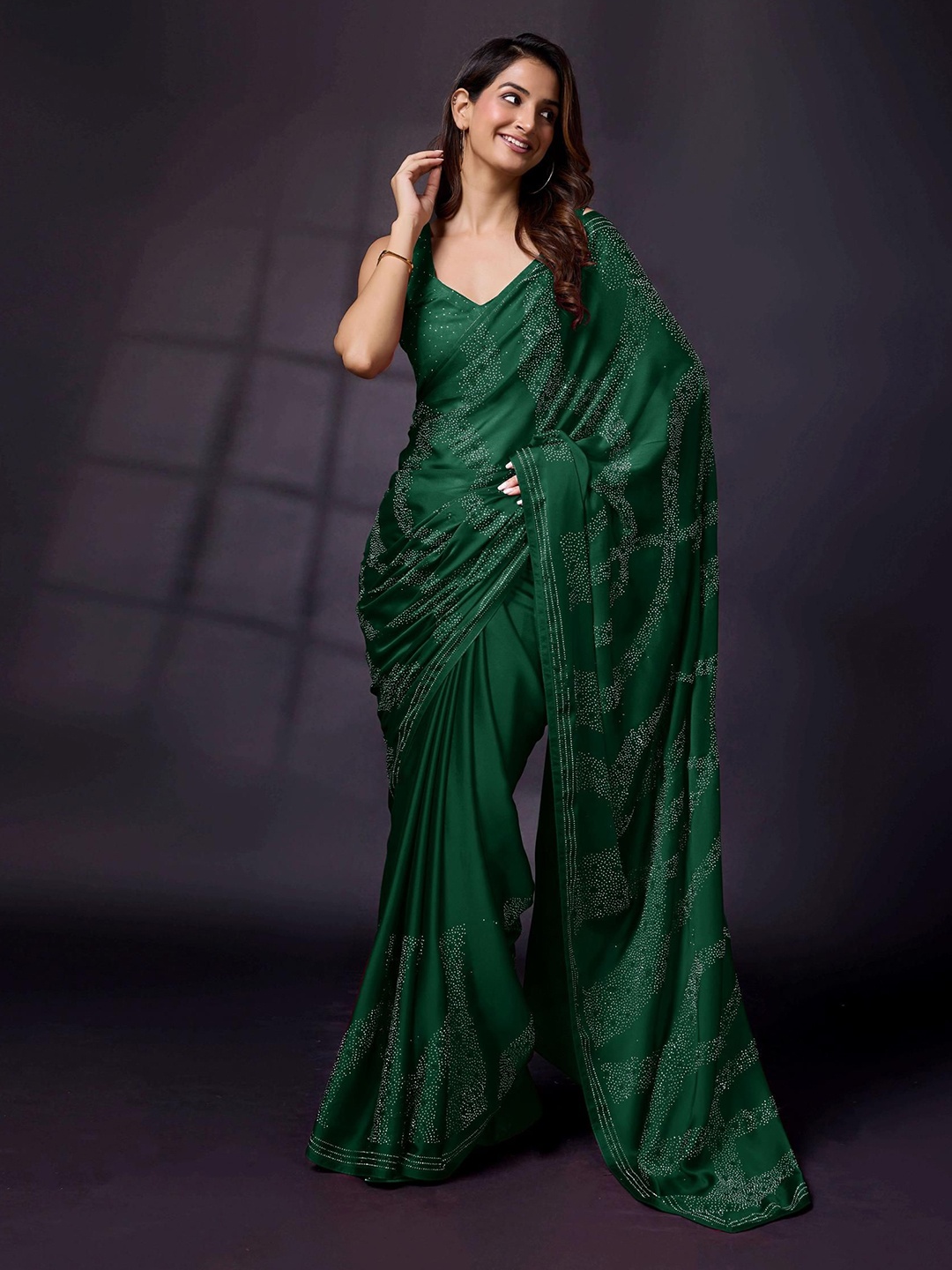 

Trendmalls Embellished Sequinned Saree, Green