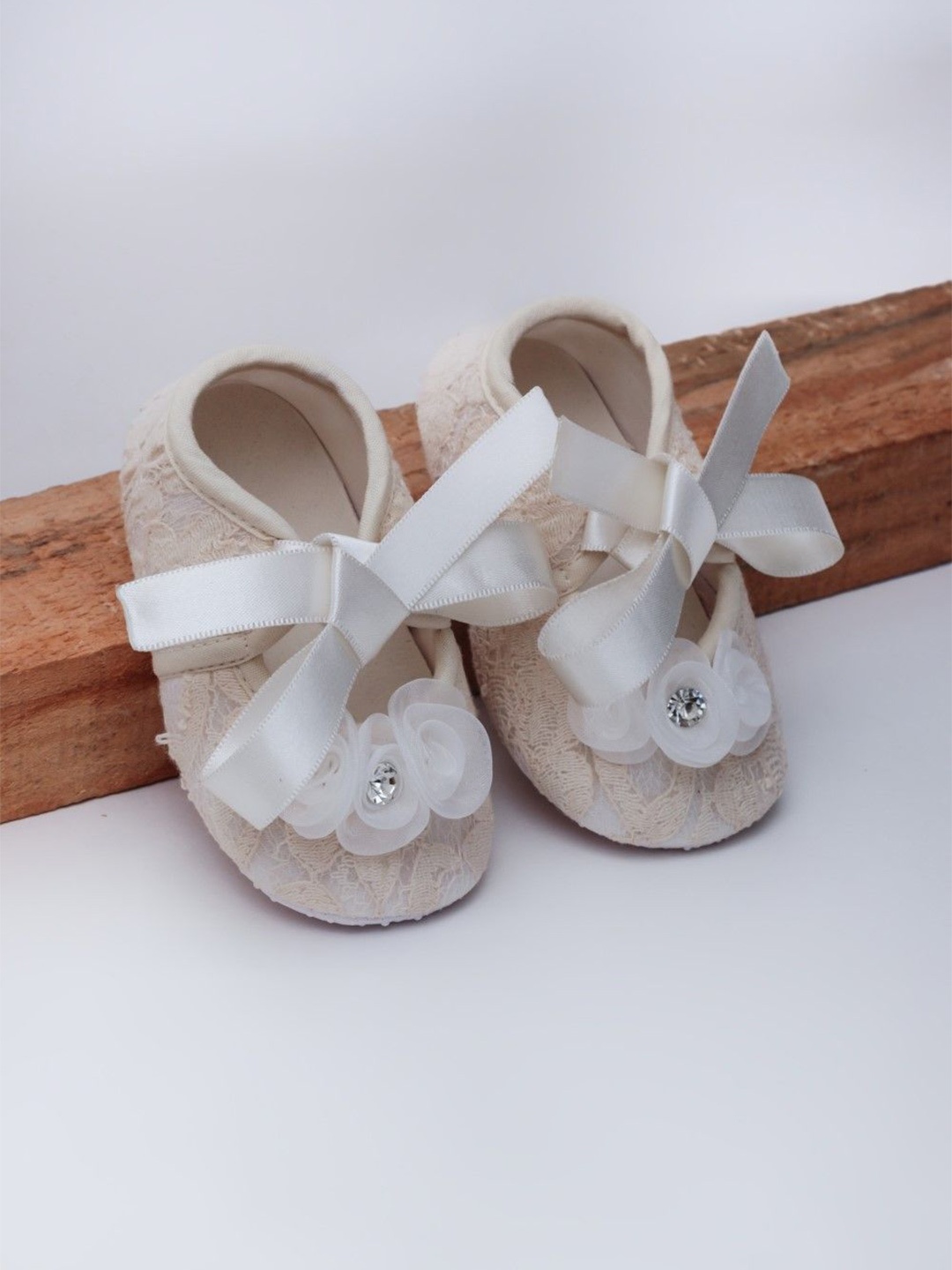 

BAESD Girls Cotton Booties, Cream