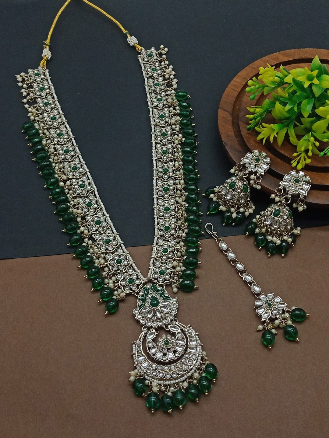

AASHISH IMITATION Kundan-Studded & Beaded Jewellery Set, Gold