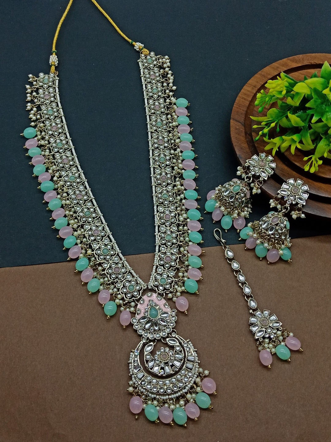 

AASHISH IMITATION Kundan-Studded & Beaded Jewellery Set, Gold