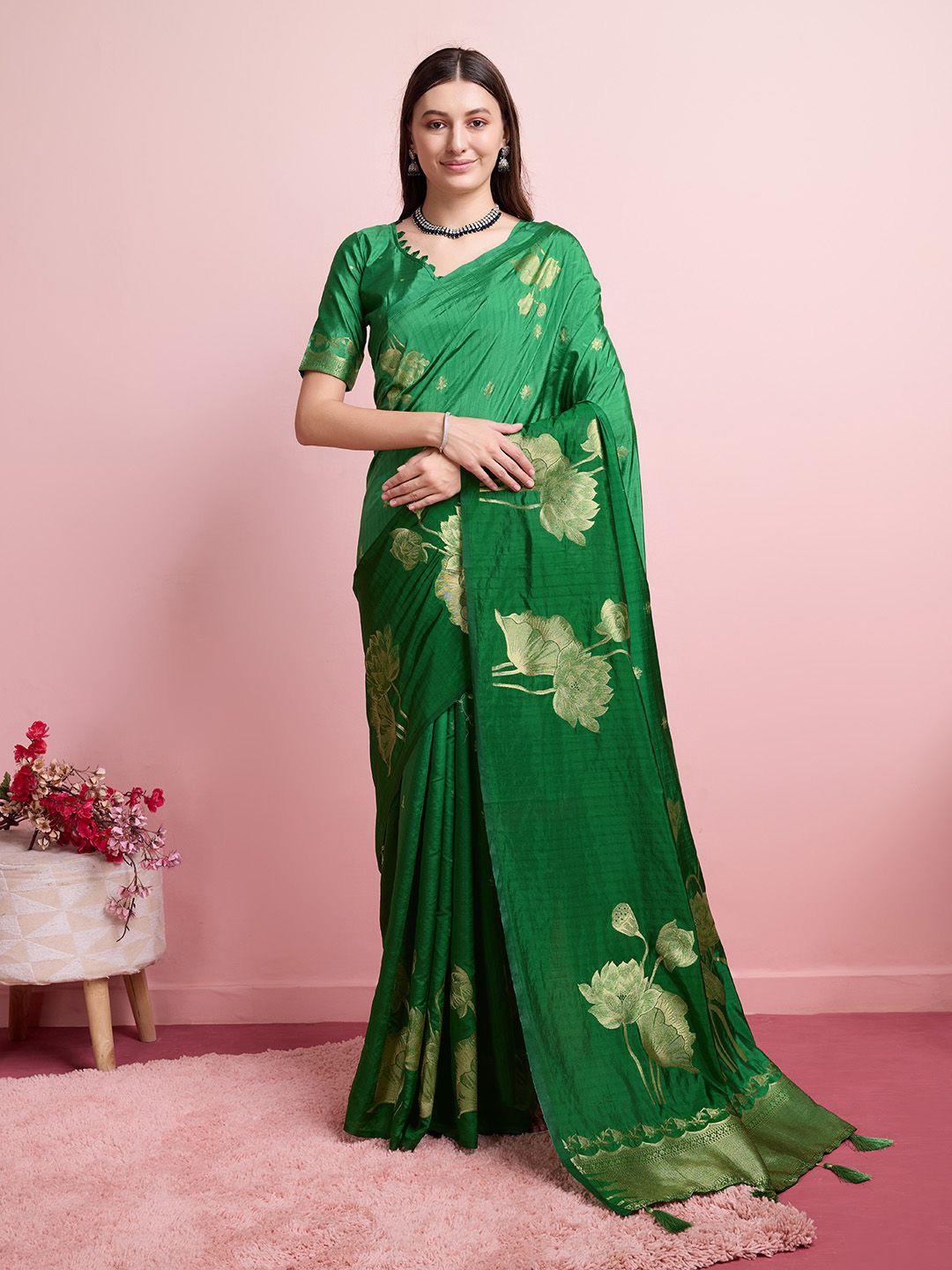 

DOI MOI Woven Design Zari Pure Silk Banarasi Saree, Green