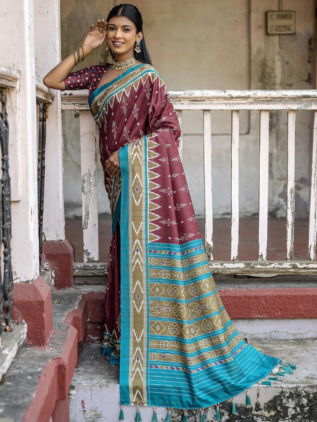 

Panzora Tussar Geometric Saree, Maroon
