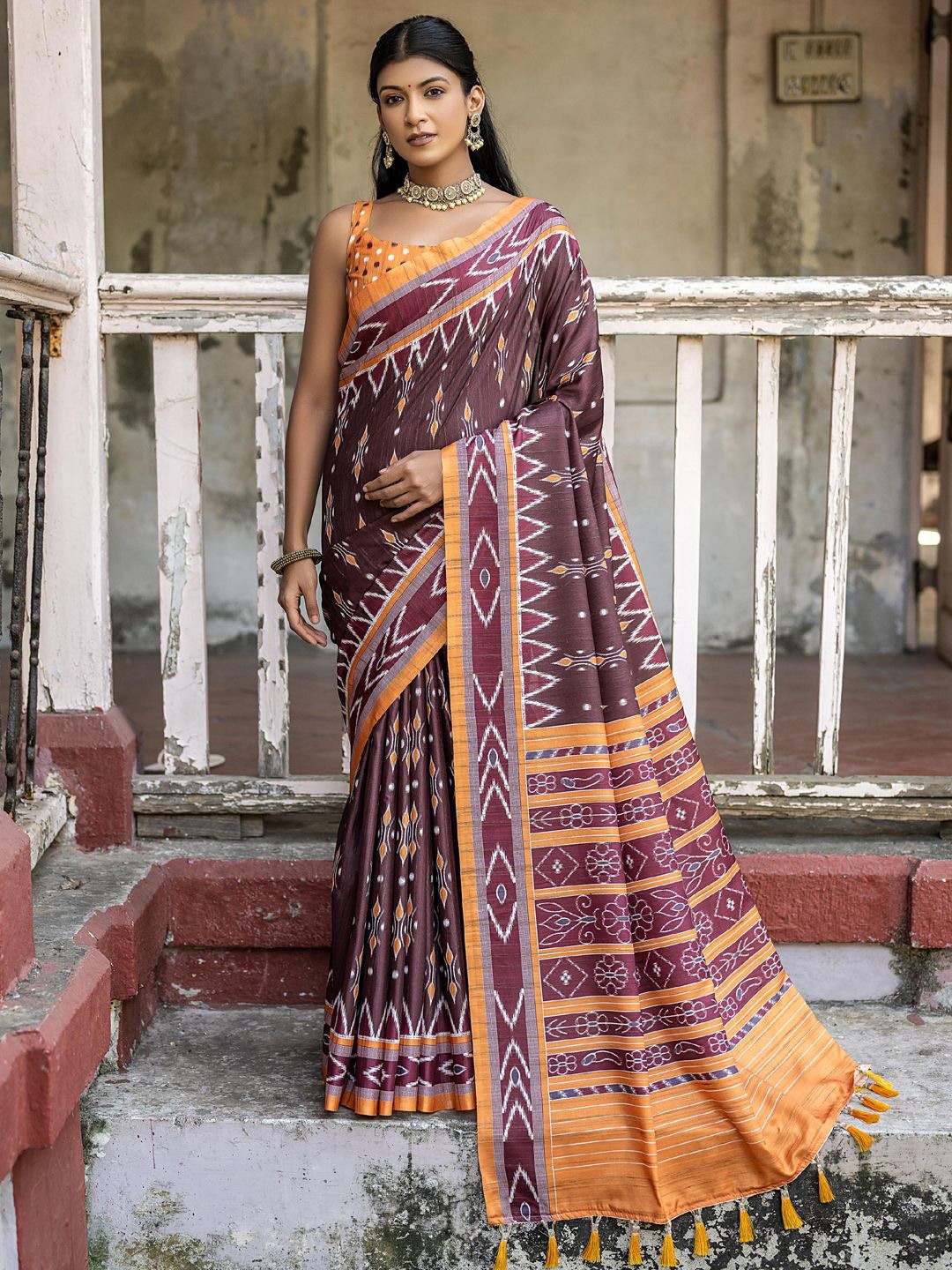 

Panzora Geometric Printed Tussar Saree, Brown