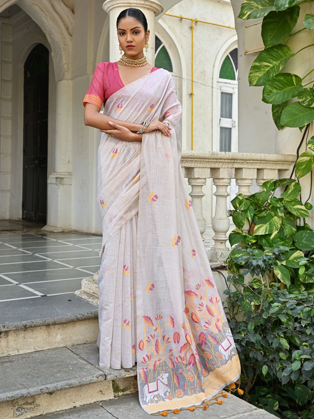 

Panzora Ethnic Motifs Embroidered Silk Cotton Pallu Muga Saree, Yellow