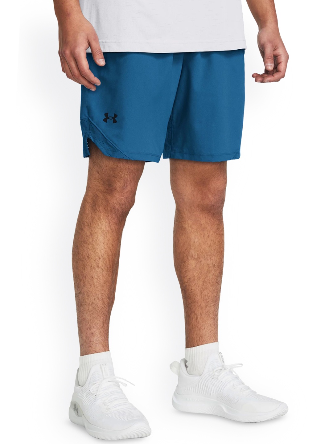 

UNDER ARMOUR Vanish Woven 8in Shorts, Blue