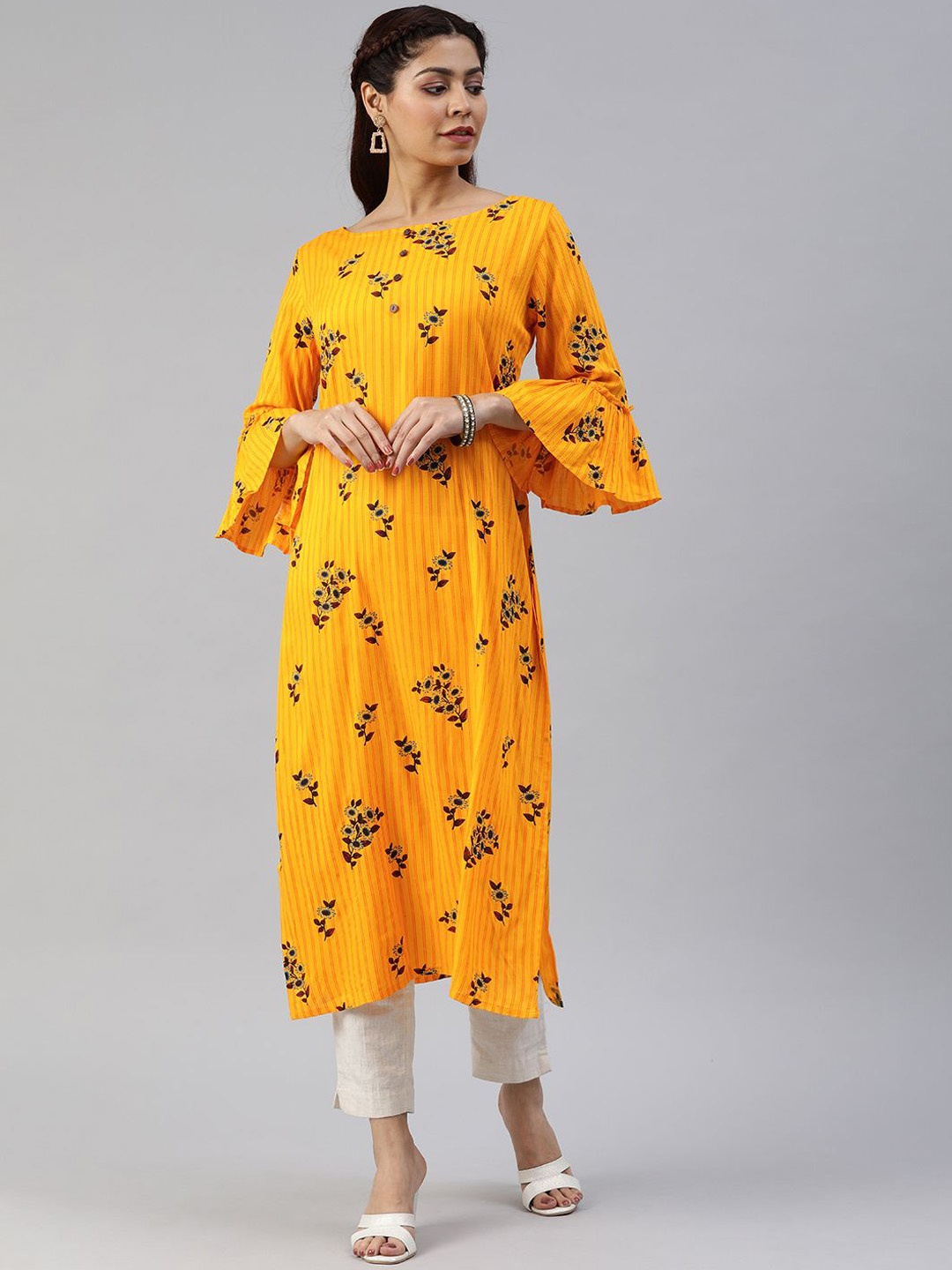

Swishchick Floral Printed Round Neck Flared Sleeves Straight Kurta, Yellow