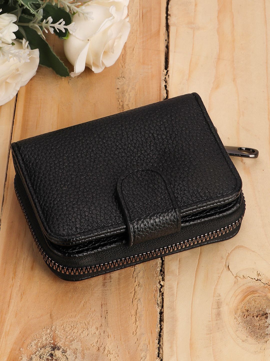 

Kastner Unisex Textured Leather Card & Passport Holder, Black