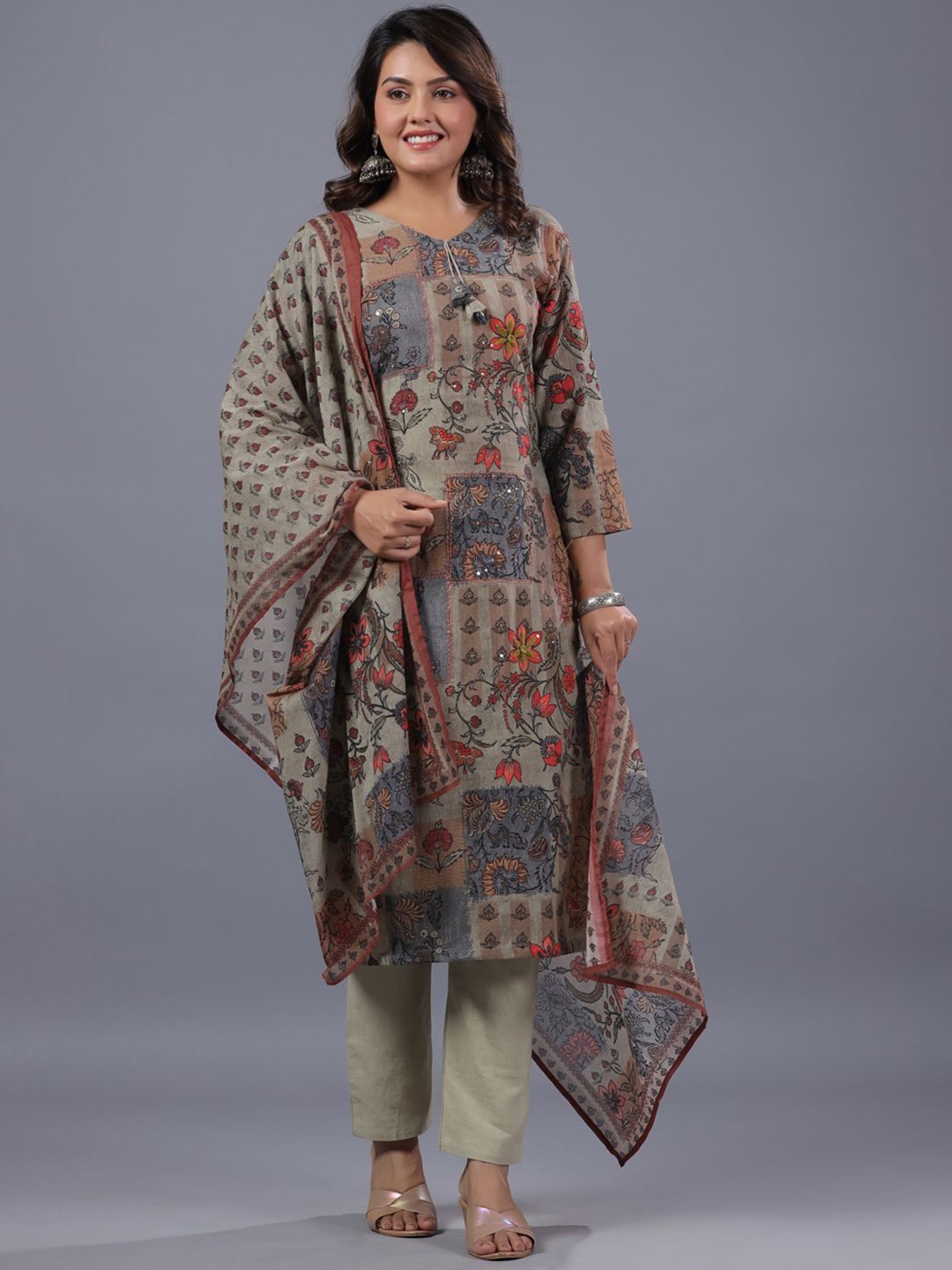 

Amchoor Floral Printed Sequinned Straight Kurta With Trousers & Dupatta, Grey