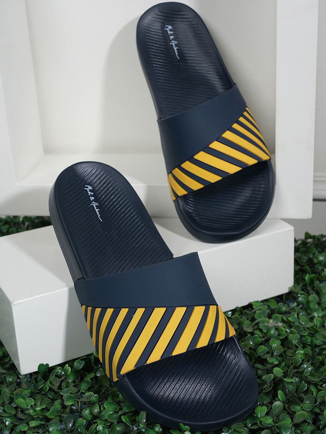 

Mast & Harbour Men Rubber Sliders, Yellow