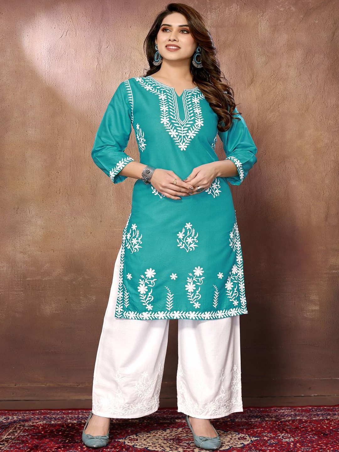 

FABMORA Floral Embroidered Chikankari Straight Kurta With Palazzos, Green