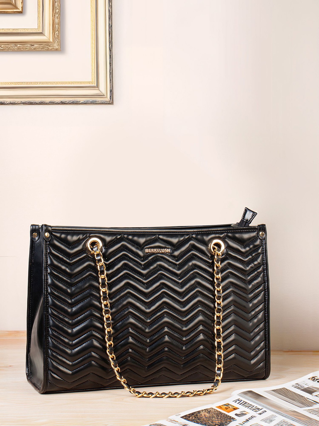 

Berrylush Structured Sling Bag with Quilted, Black