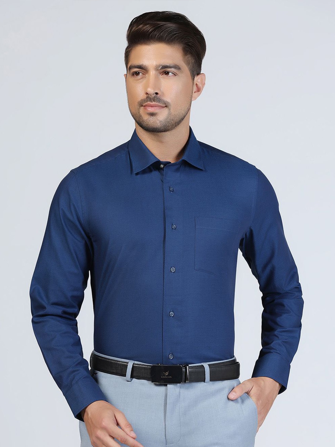 

Blackberrys Men Slim Fit Opaque Formal Shirt, Navy blue