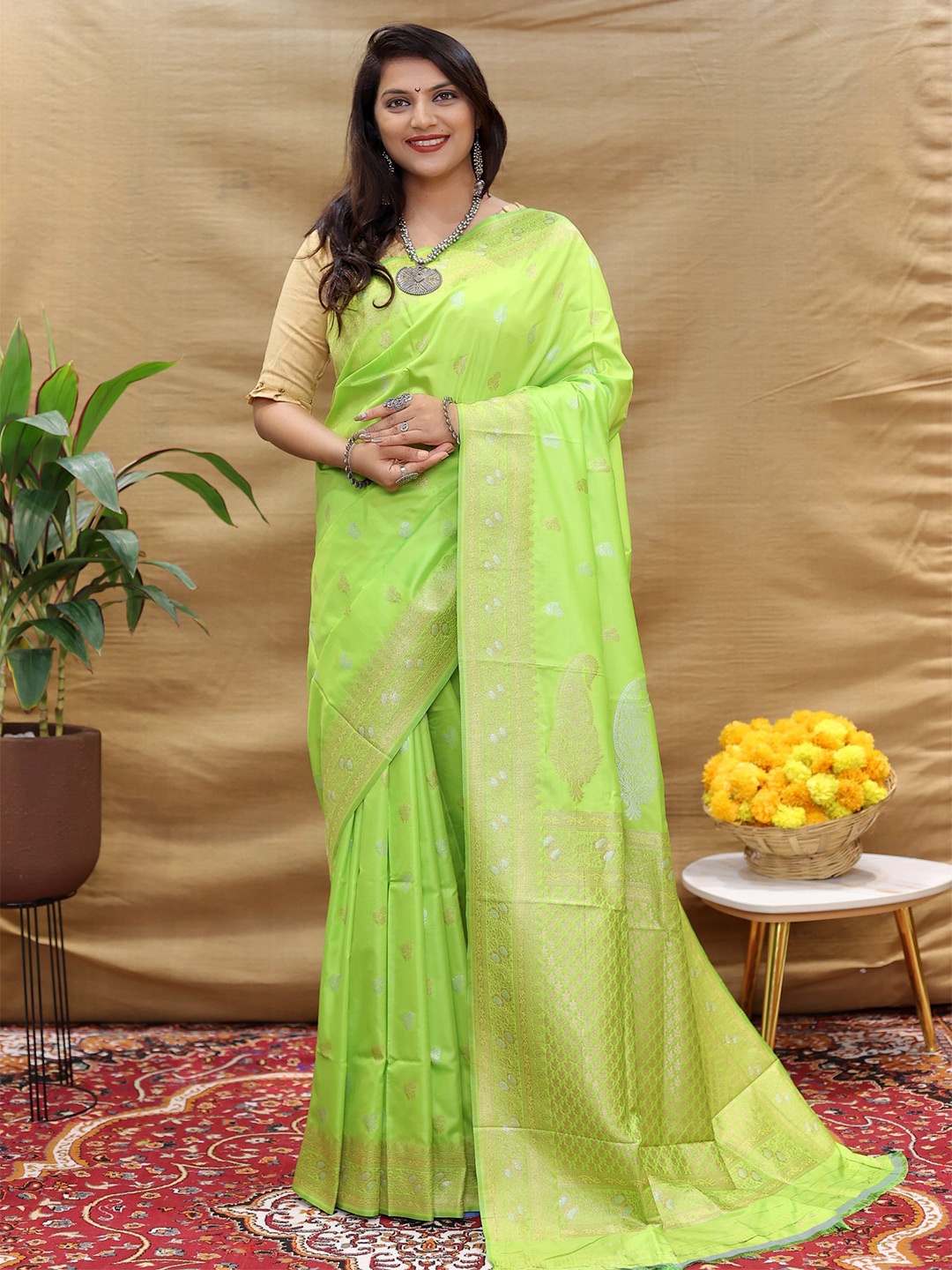 

Royal Rajgharana Saree Woven Design Zari Pure Silk Banarasi Sarees, Lime green