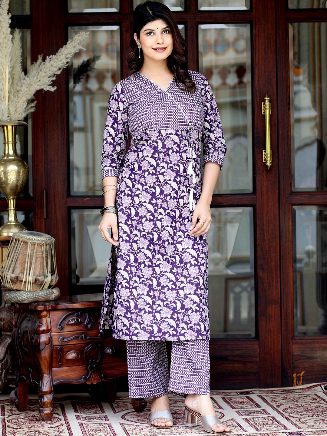 

MIRAVAN Floral Printed Regular Pure Cotton Angrakha Straight Kurta With Palazzos, Purple