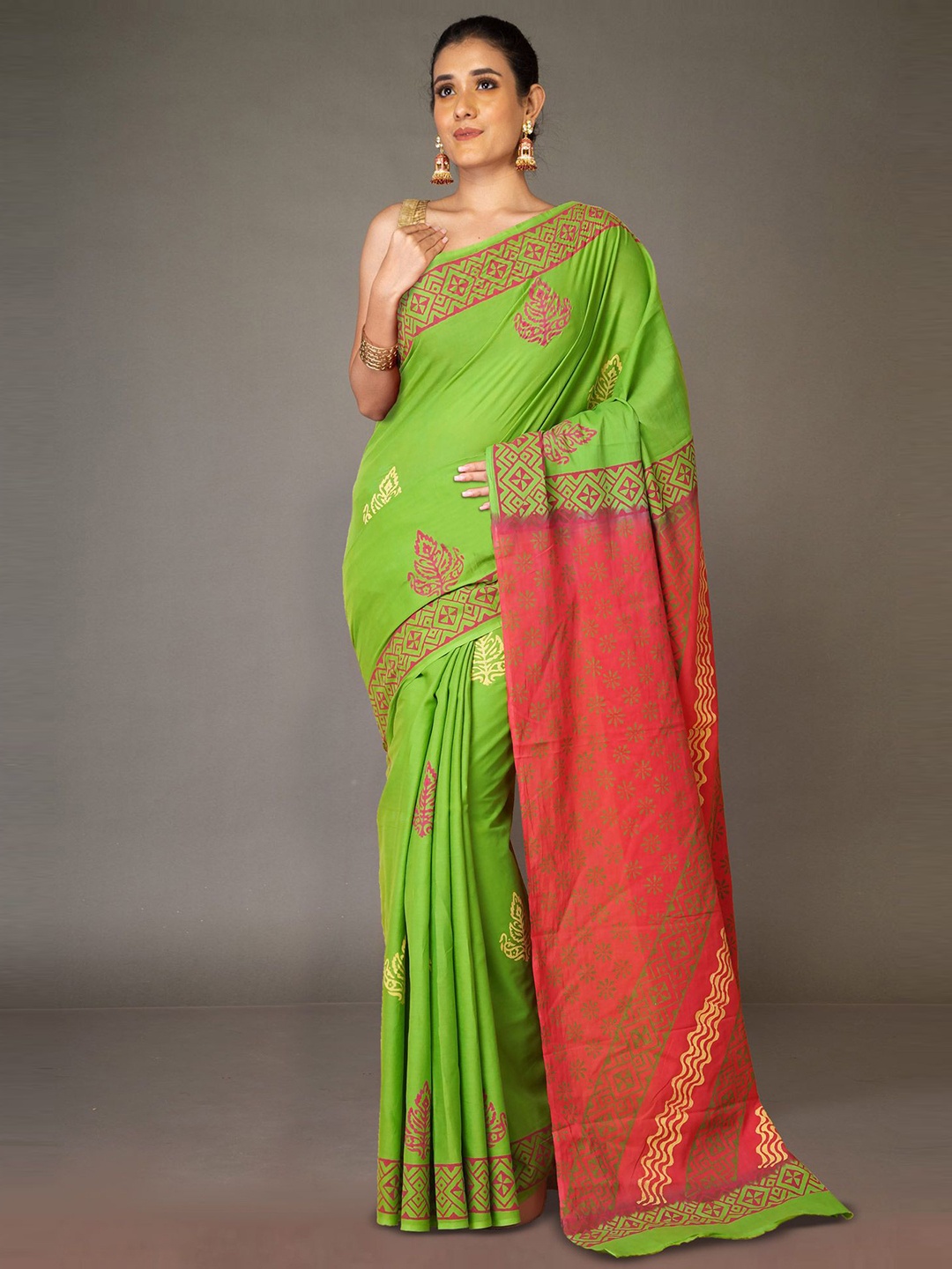 

Unnati Silks Block Printed Pure Cotton Handloom Saree, Green