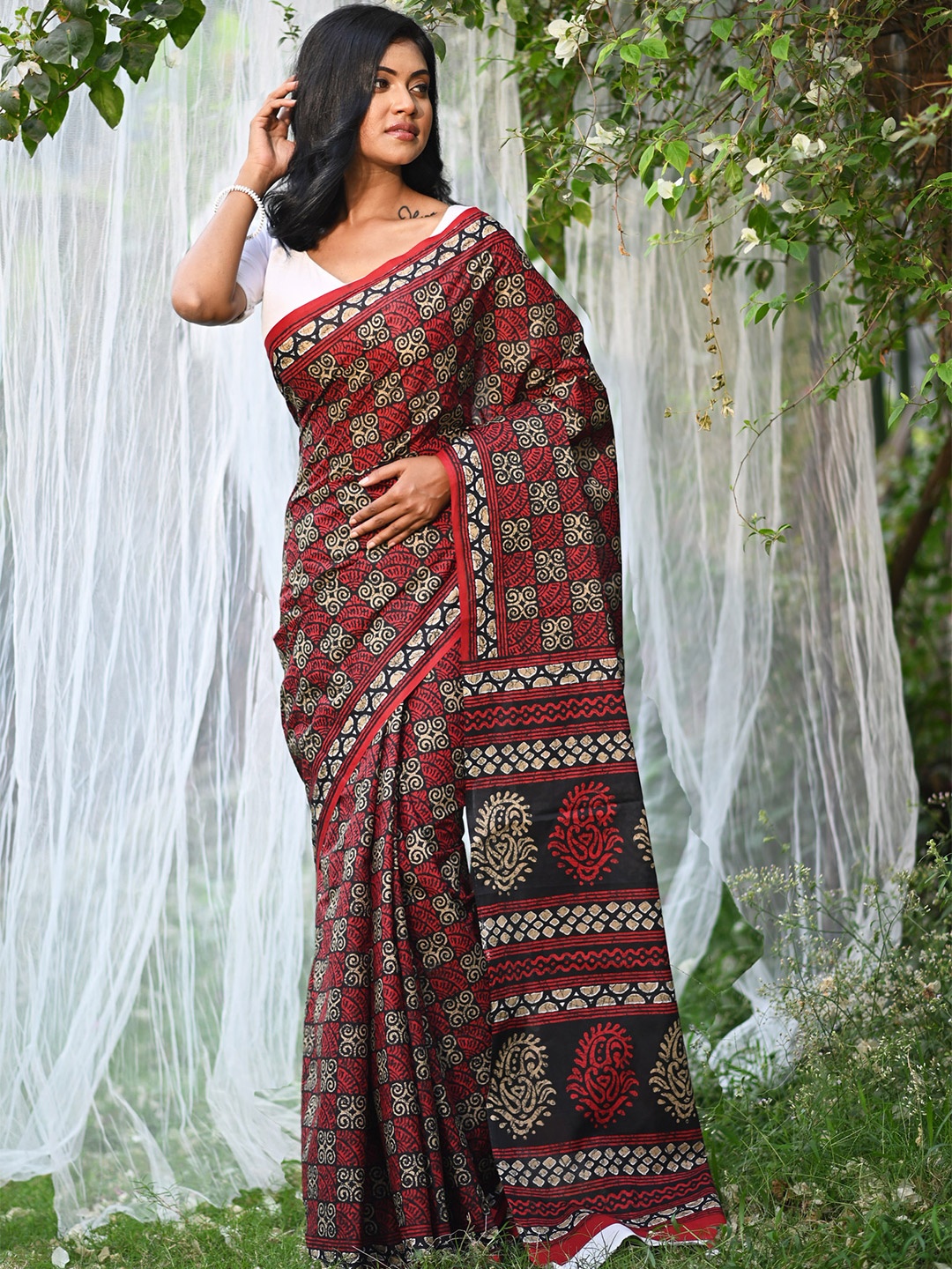 

Unnati Silks Block Printed Pure Cotton Handloom Saree, Black