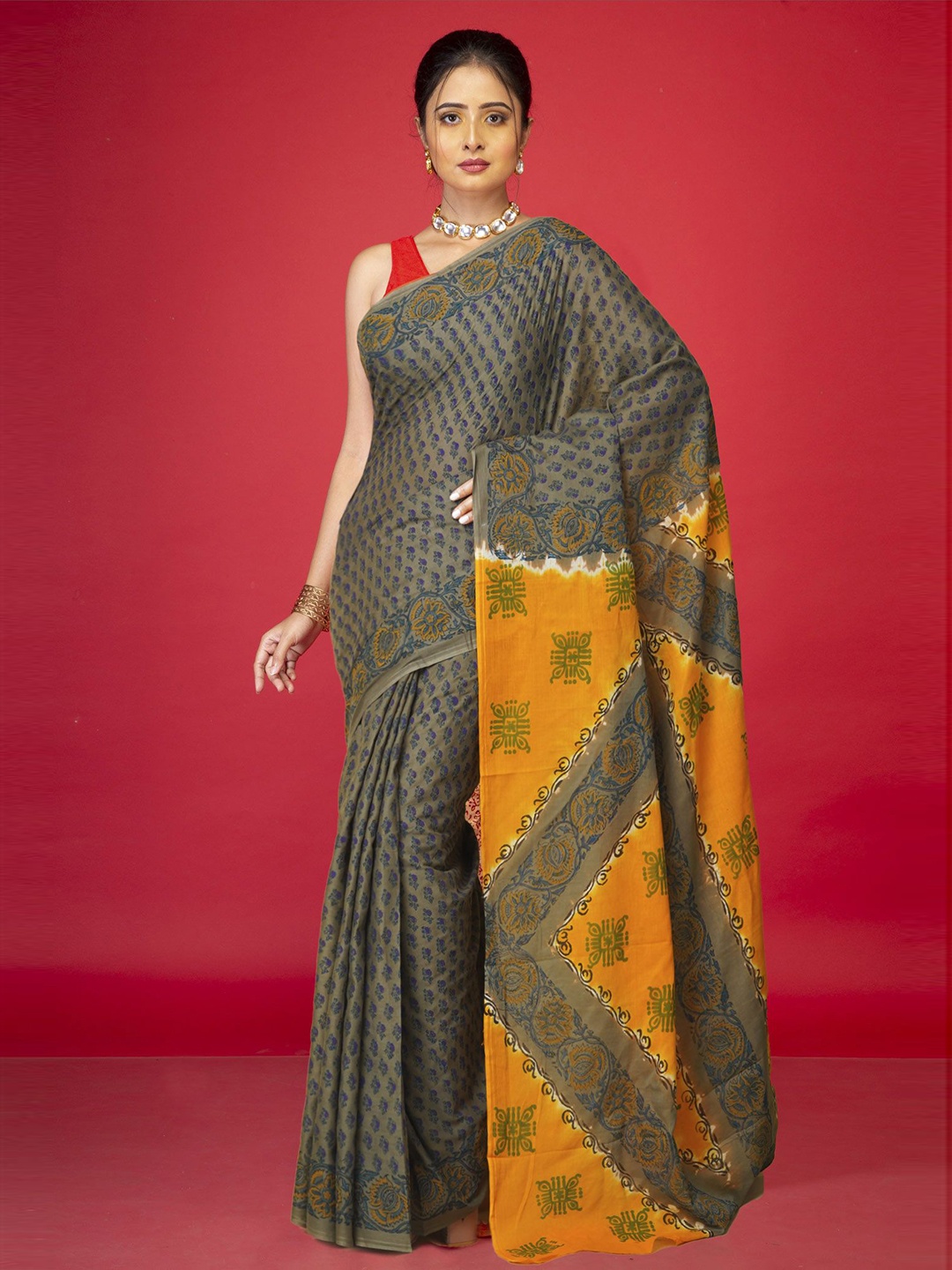 

Unnati Silks Ethnic Motifs Pure Cotton Handloom Block Print Saree, Grey