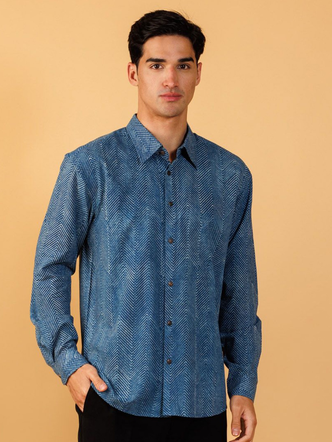 

Tilohri Men Classic Opaque Printed Casual Shirt, Blue