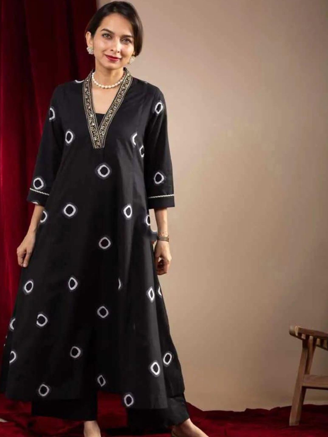 

KALINI Geometric Printed V-Neck Pure Cotton A-Line Kurta With Palazzos, Black