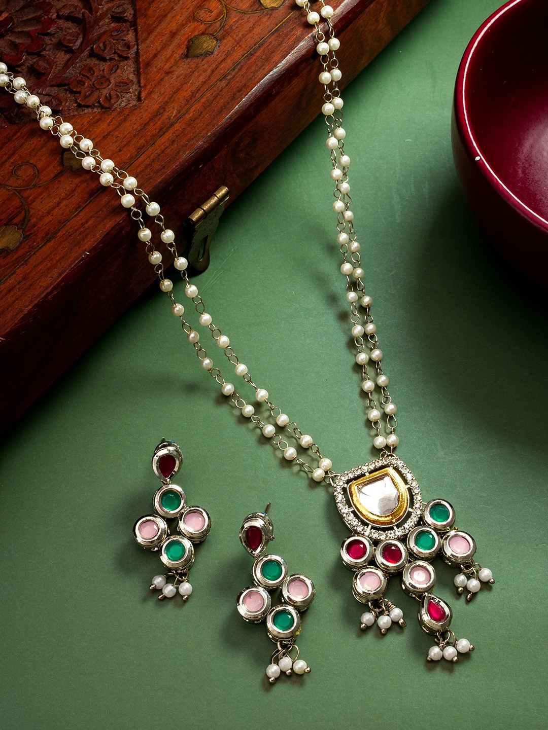 

aadita Silver-Plated Kundan Studded Jewellery Set