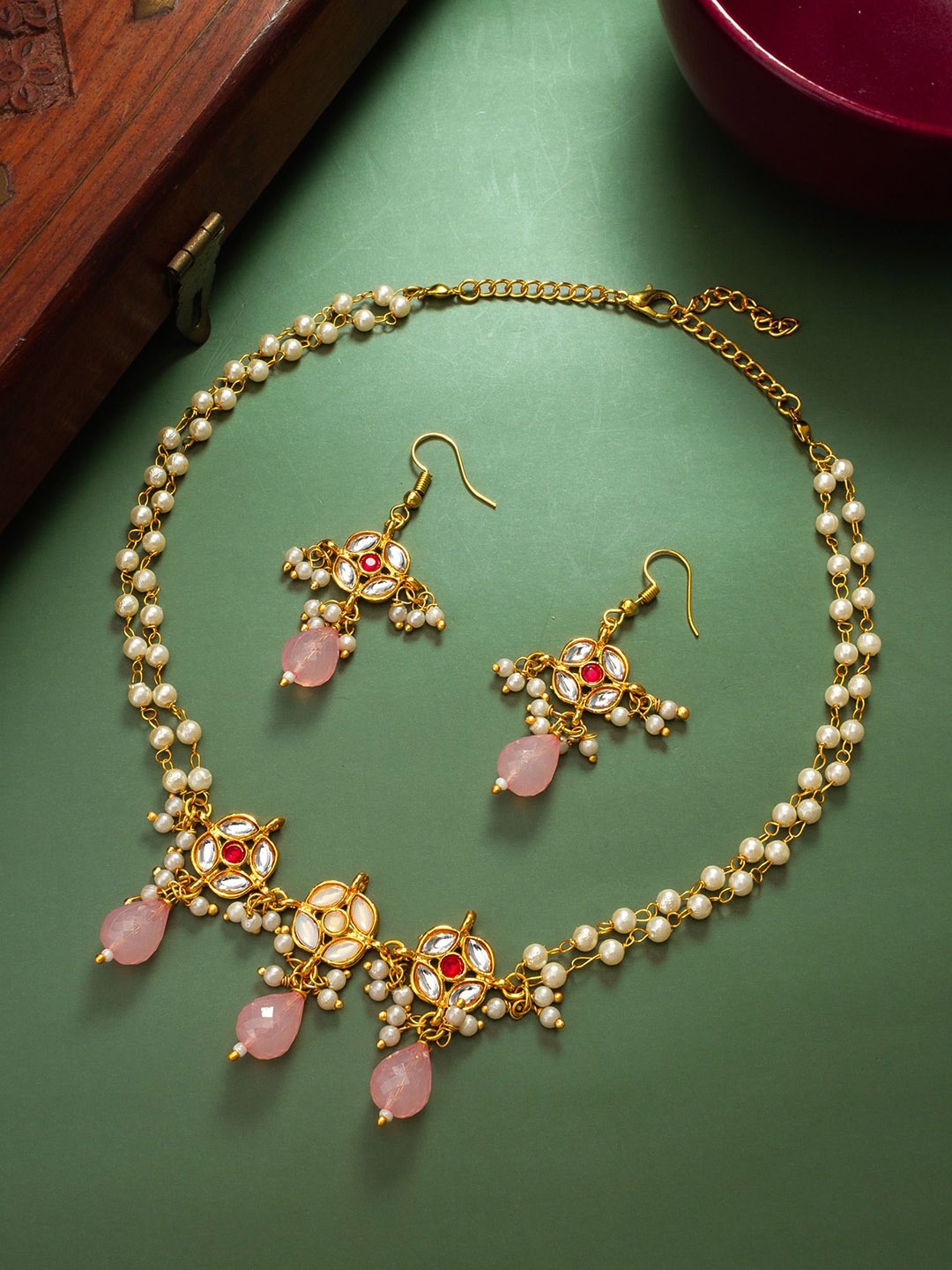 aadita Gold-Plated Kundan Studded & Beaded Jewellery Set