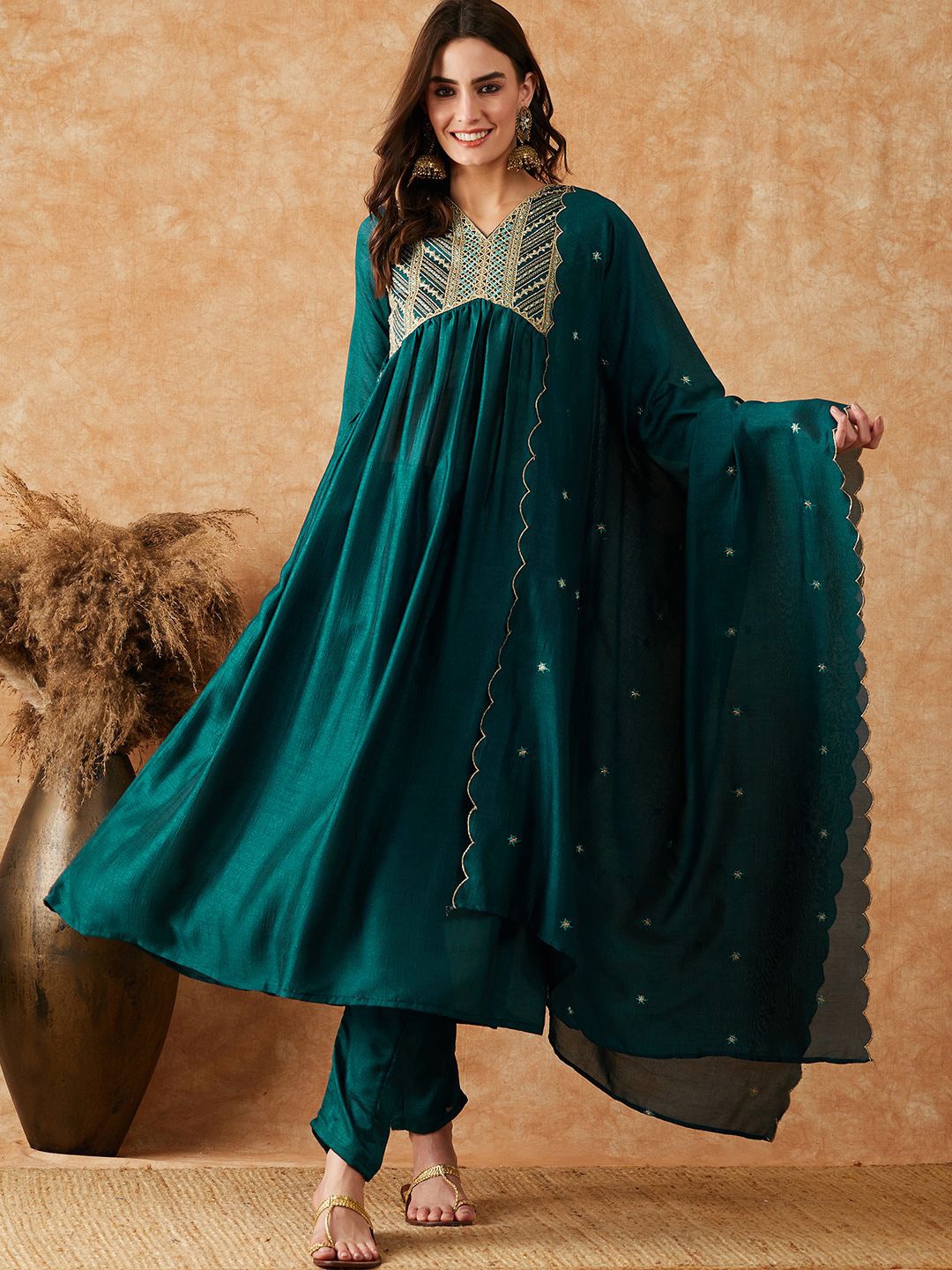 

Sangria Embroidered A-Line Kurta With Trouser & Dupatta Set, Teal